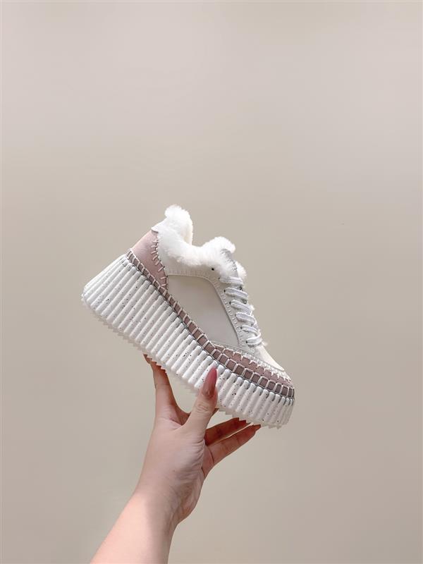 2025112815389207 390